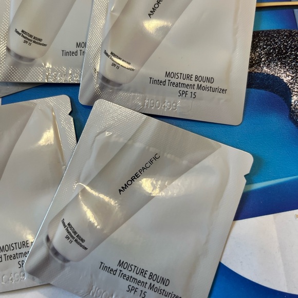 10x Amore Pacific Moisture Bound Tinted Moisturizer SPF 15 Shade 106=10ml New - Picture 9 of 11